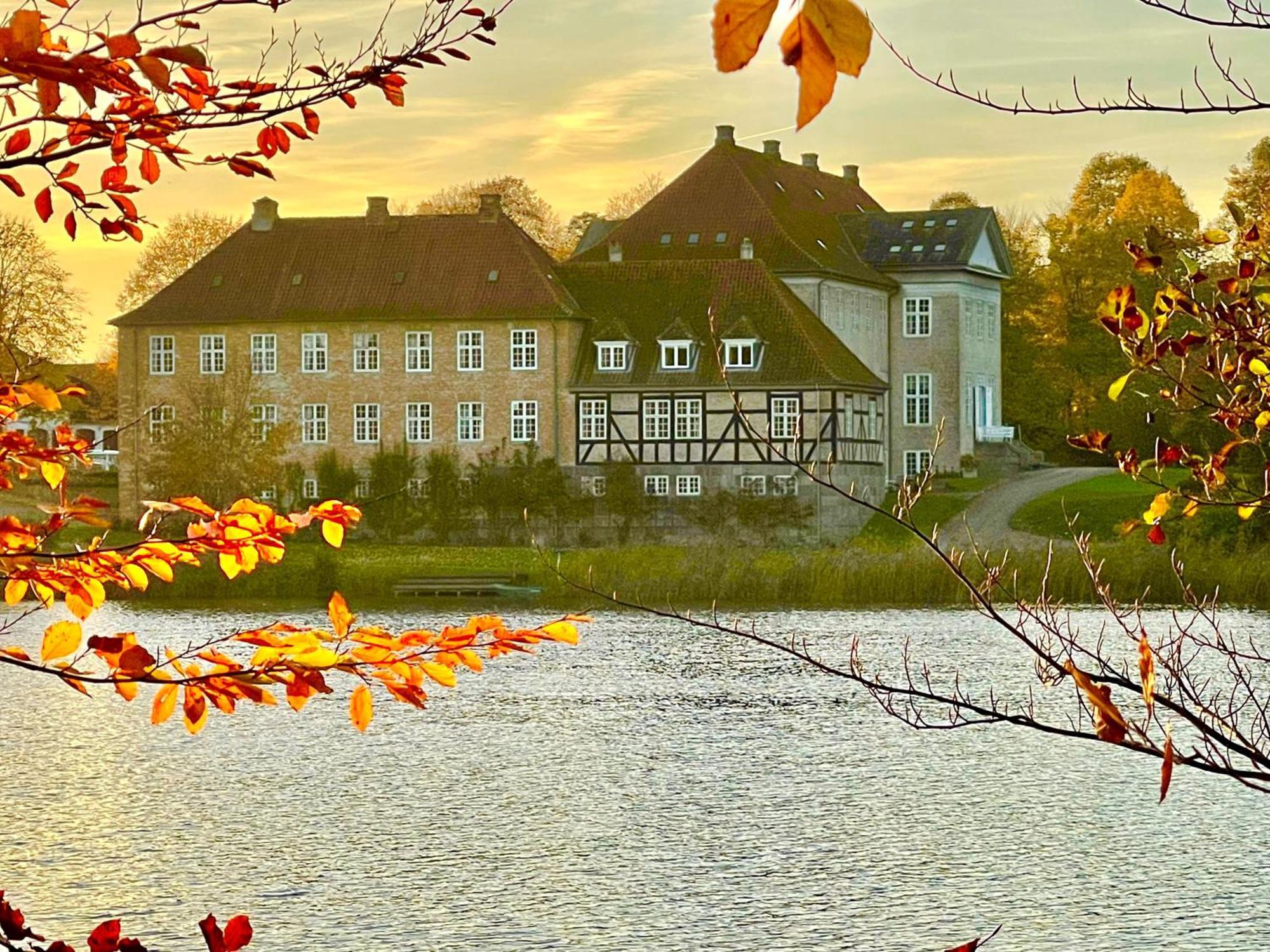 Skjoldenaesholm Slot Hotel Jystrup Exterior photo