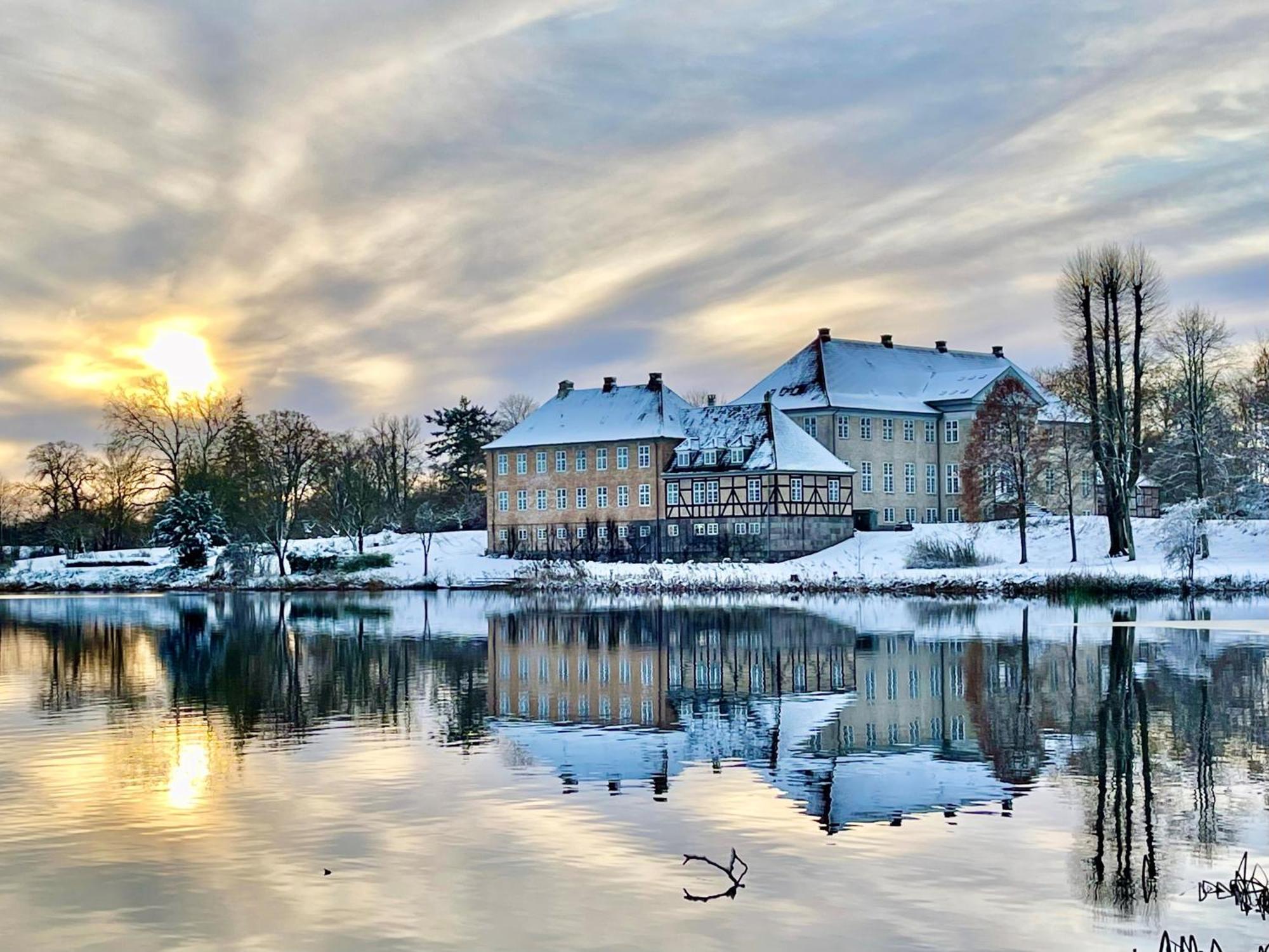 Skjoldenaesholm Slot Hotel Jystrup Exterior photo